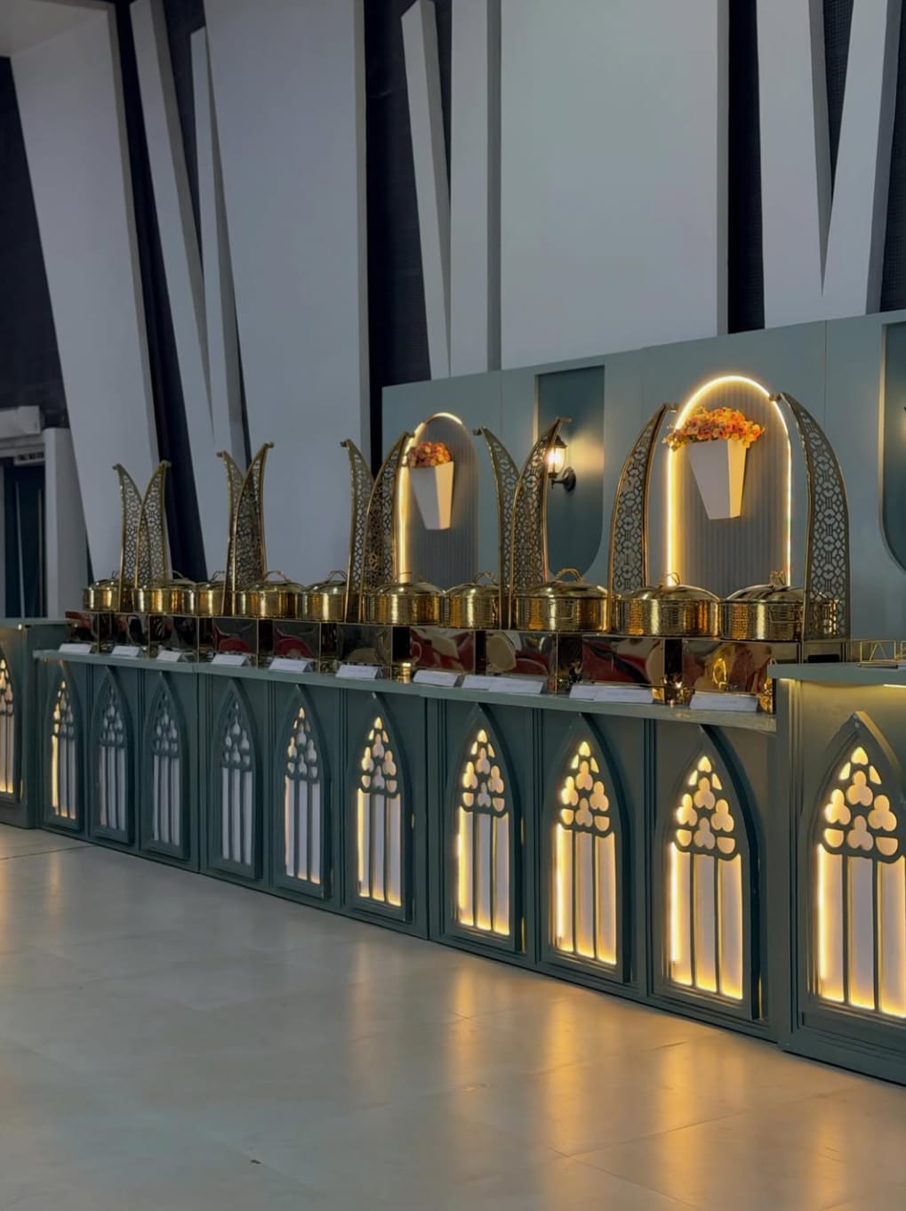 Illuminated buffet counters